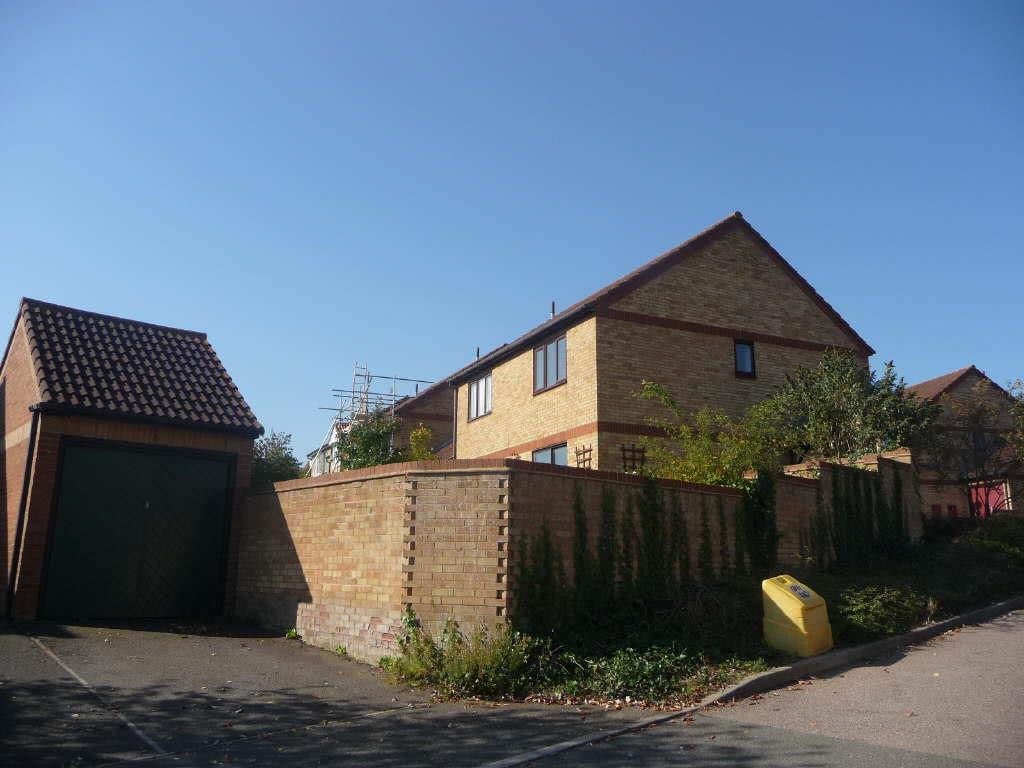Parsley Close, Walnut Tree, Milton Keynes